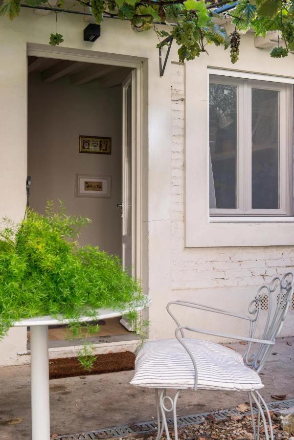 Boutique Apartment With Private Rooms And Garden Oasis Флоренция Экстерьер фото