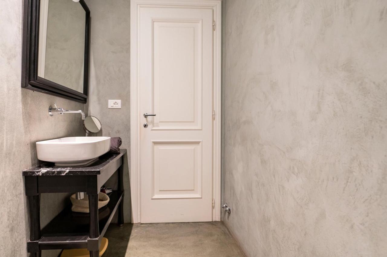 Boutique Apartment With Private Rooms And Garden Oasis Флоренция Экстерьер фото