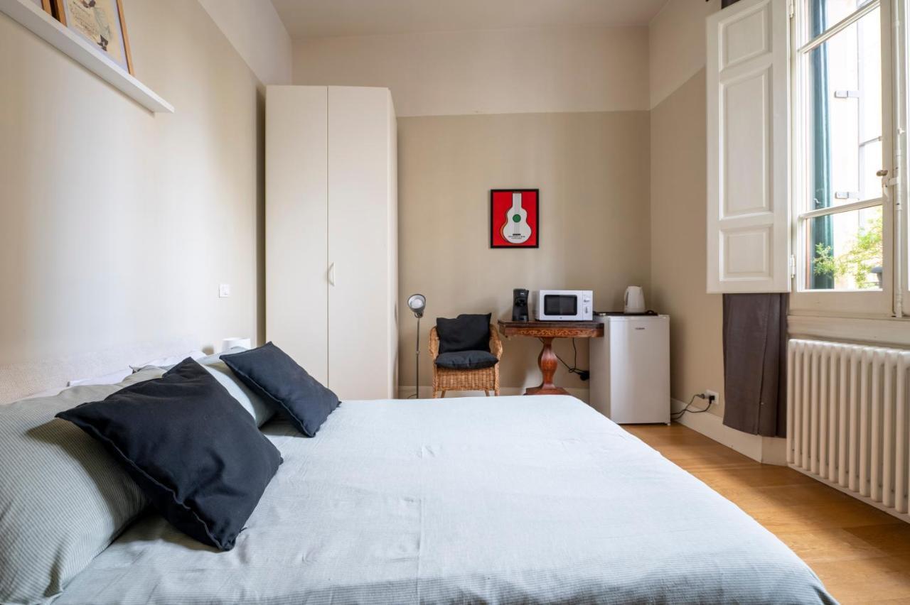 Boutique Apartment With Private Rooms And Garden Oasis Флоренция Экстерьер фото