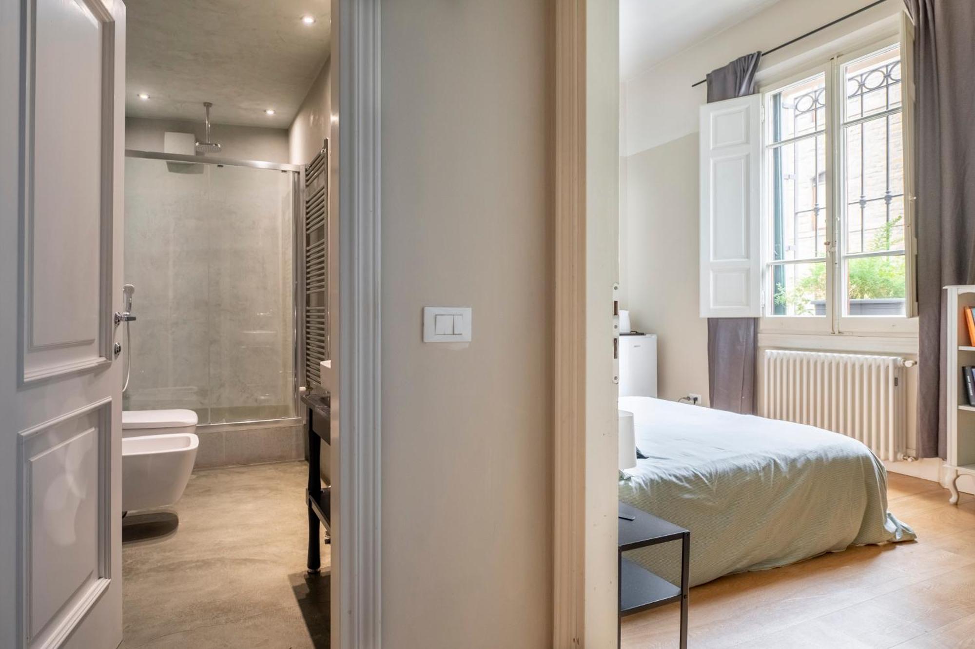 Boutique Apartment With Private Rooms And Garden Oasis Флоренция Экстерьер фото